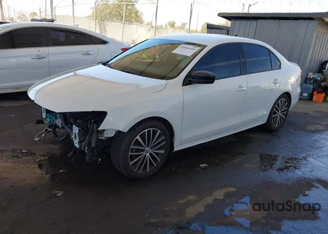 2016 Volkswagen Jetta 1.8T Sport z USA, uszkodzony, nr VIN 3VWD17AJXGM345538